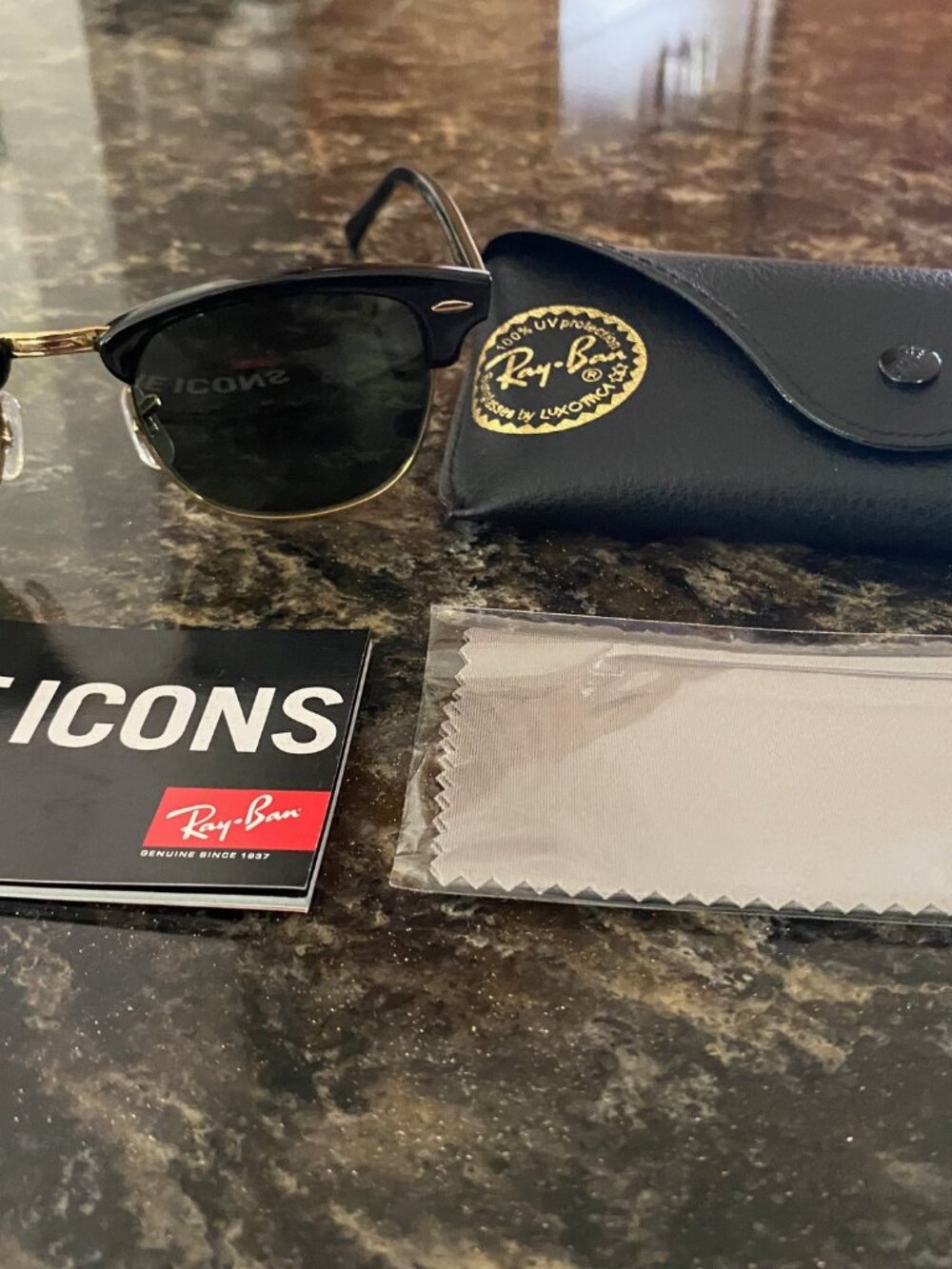 Ray-Ban Clubmaster Sunglasses 3016 - Picture 3 of 3